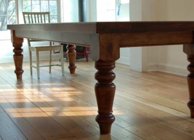tavoli in legno gambe tornite